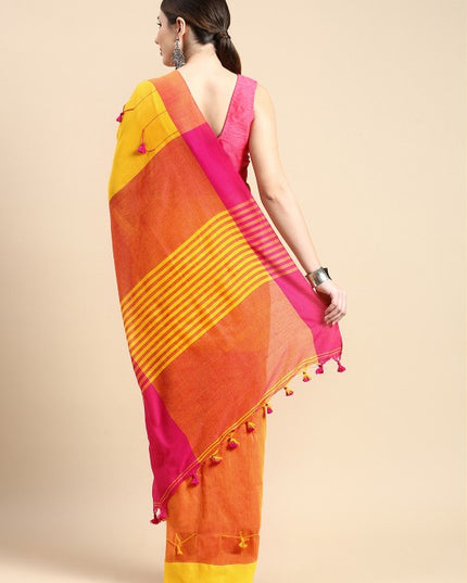 DESH BIDESH Colourblocked Pure Cotton Taant Saree