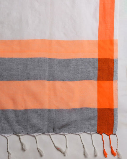 DESH BIDESH Colourblocked Pure Cotton Taant Saree