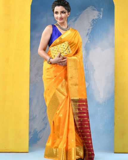 Exquisite Woven Design Zari Silk Blend Kanjeevaram Saree for Women