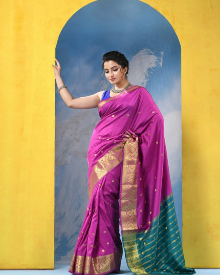 Exquisite Magenta Green Kanjeevaram Silk Blend Zari Woven Saree with Unstitched Blouse Piece