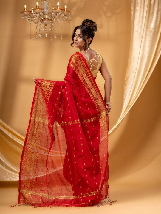 https://www.myntra.com/25092564