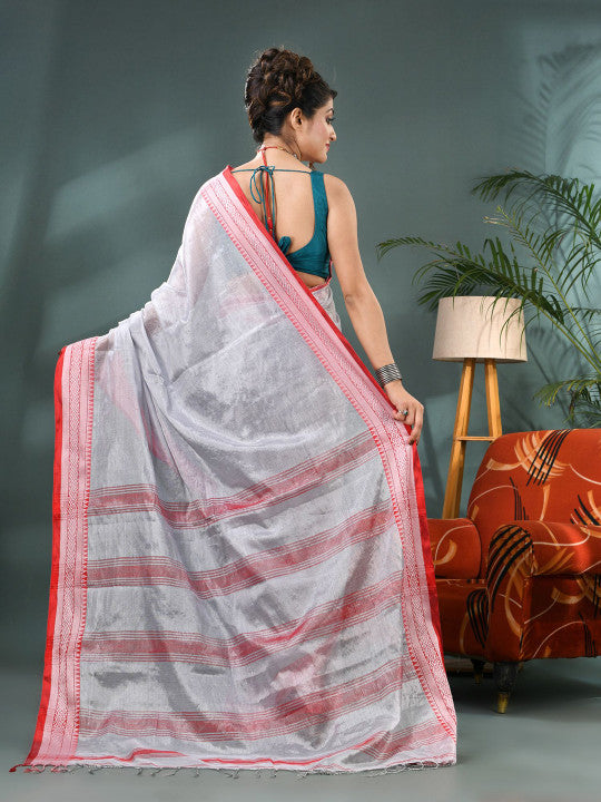 DESH BIDESH Solid Saree With Woven Design Border
