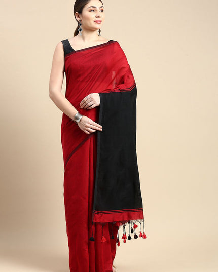 Exquisite Dual-Tone Silk Cotton Saree with Tassel Embellishments and Unstitched Blouse Piece