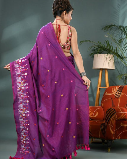 DESH BIDESH Floral Embroidered Pure Cotton Saree