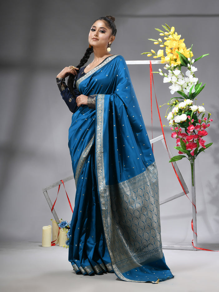 Elegant blue Kanchipuram silk saree with intricate jacquard weave.