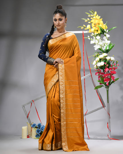 Jacquard Kanjivaram Slim Border Silk Blend Golden Plain Woven Saree With Blouse Piece