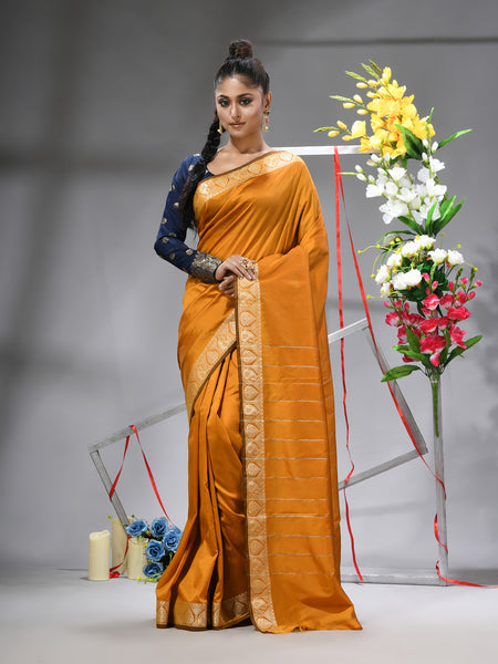 Jacquard Kanjivaram Slim Border Silk Blend Golden Plain Woven Saree With Blouse Piece
