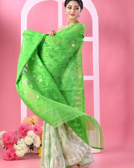 https://www.myntra.com/33740120