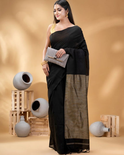 DESH BIDESH Elegant Colourblocked Pure Cotton Saree for Women