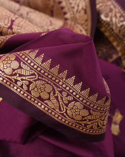 High-quality MagentaPurple silk blend saree for special events border view
