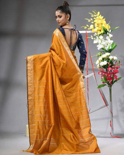 Jacquard Kanjivaram Slim Border Silk Blend Golden Plain Woven Saree With Blouse Piece