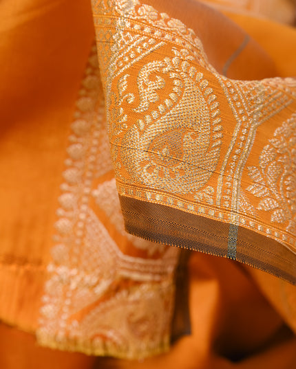 Jacquard Kanjivaram Slim Border Silk Blend Golden Plain Woven Saree With Blouse Piece