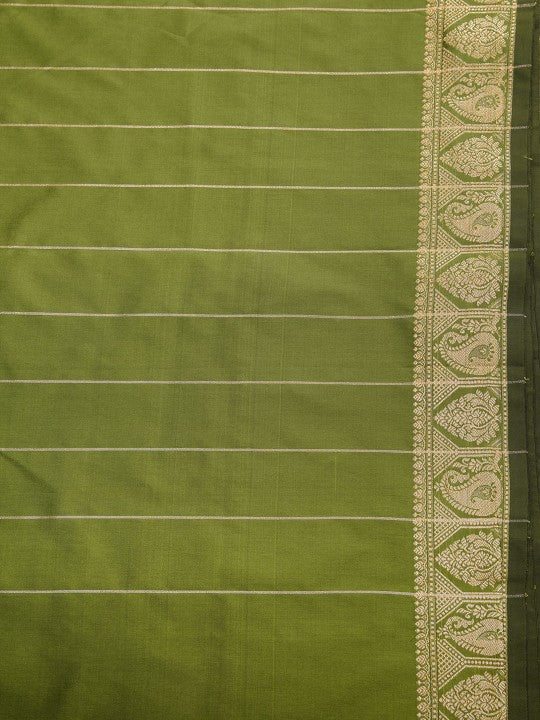 Exquisite Green Woven Zari Silk Blend Saree with Blouse Piece