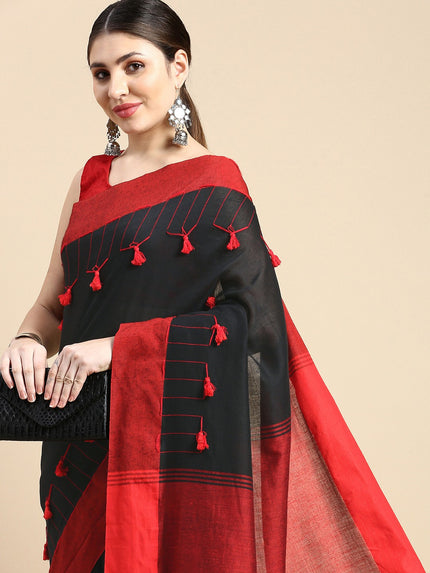 DESH BIDESH Embroidered Solid Pure Cotton Taant Saree