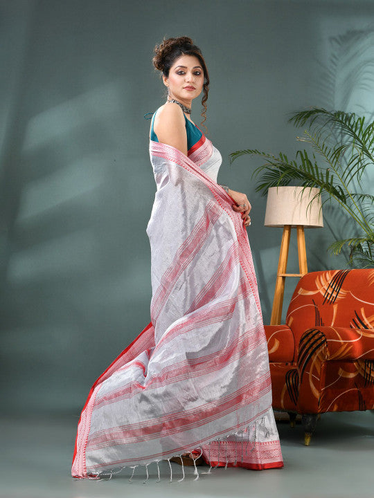 DESH BIDESH Solid Saree With Woven Design Border