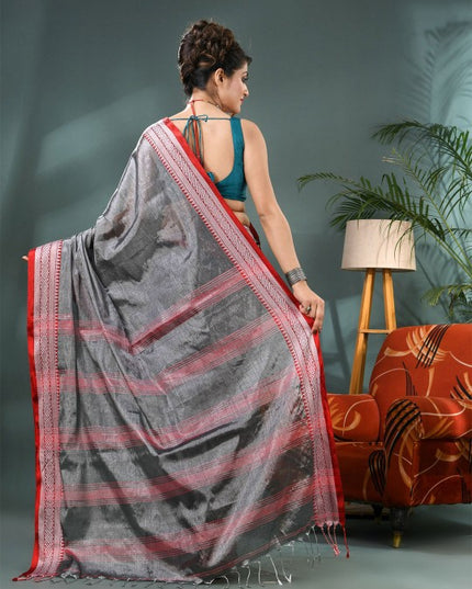 DESH BIDESH Solid Saree With Woven Design Border & Blouse Piece