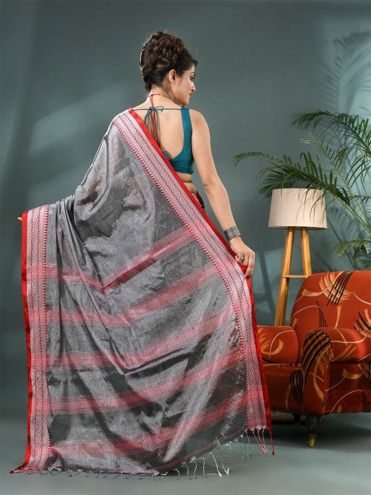 DESH BIDESH Solid Saree With Woven Design Border & Blouse Piece