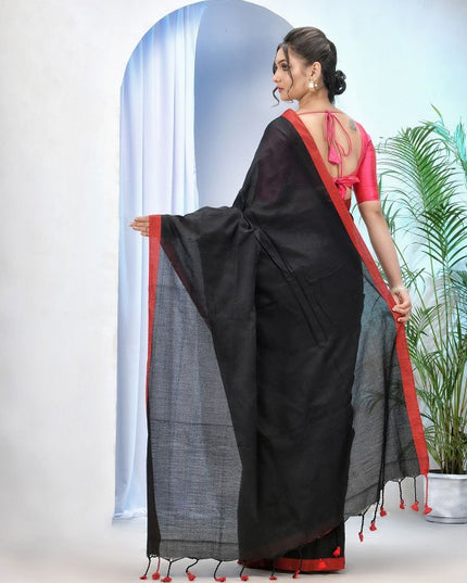 DESH BIDESH Solid Pure Cotton Taant Saree