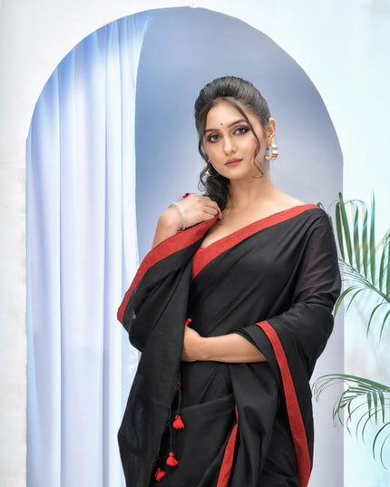 DESH BIDESH Solid Pure Cotton Taant Saree