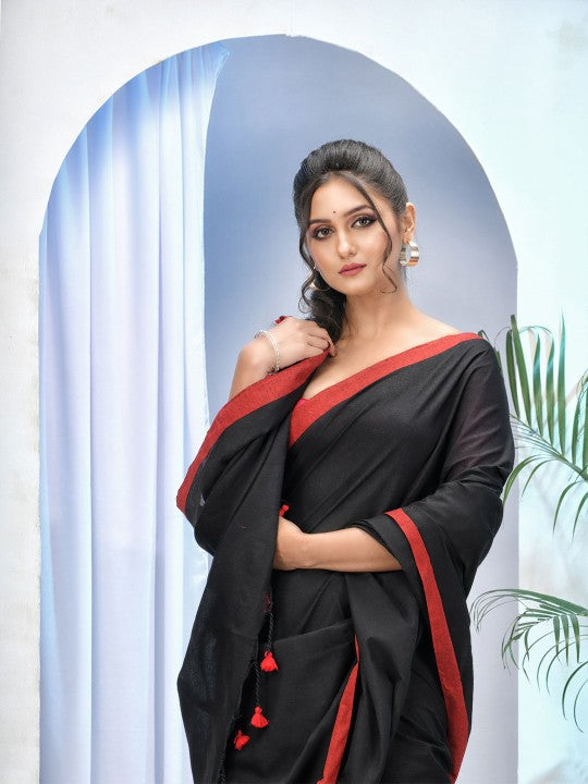 DESH BIDESH Solid Pure Cotton Taant Saree