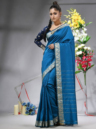 Exquisite Striped Silk Cotton Saree in Royal Blue and Lush Green