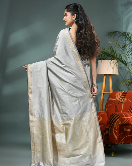 Women's Jacquard Banarasi Kanjivaram Kanchipuram Zari Butta Woven Slim Border Saree