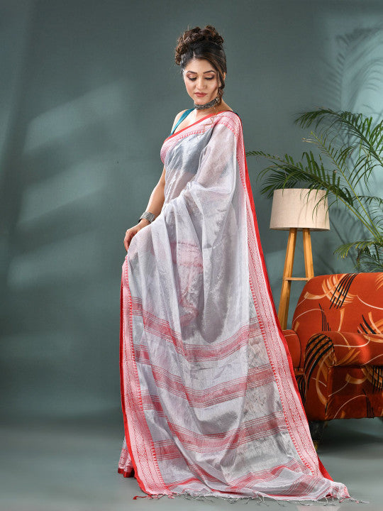 DESH BIDESH Solid Saree With Woven Design Border