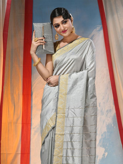 Exquisite Silk Blend Saree with Ethnic Motifs - Perfect Traditional Indian Wear