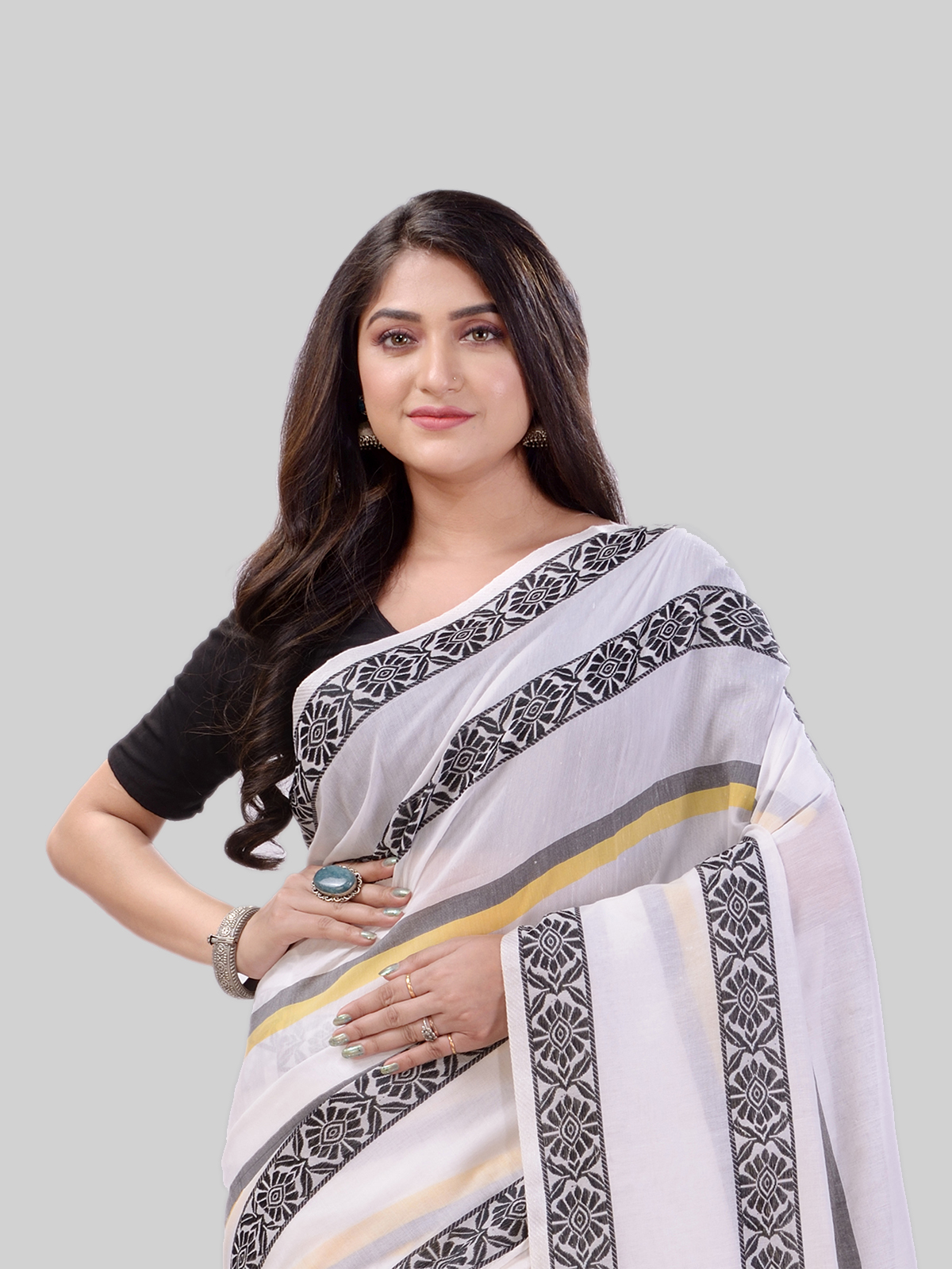 DESH BIDESH Women` Pure Handloom Cotton Saree Pushpapatra Design With Blouse Piece (White)